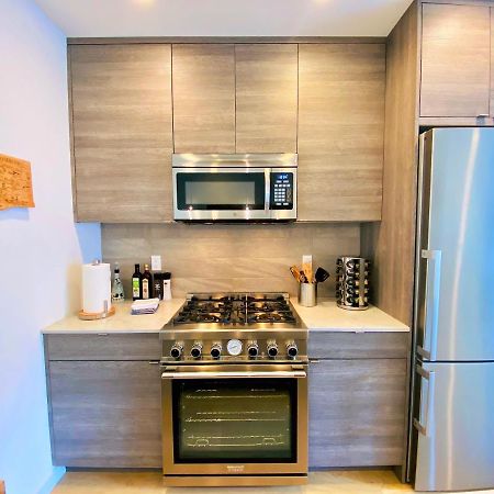 Modern Ballard Townhouse - 92 Walkscore & Rooftop! シアトル エクステリア 写真