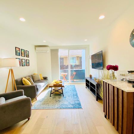 Modern Ballard Townhouse - 92 Walkscore & Rooftop! シアトル エクステリア 写真